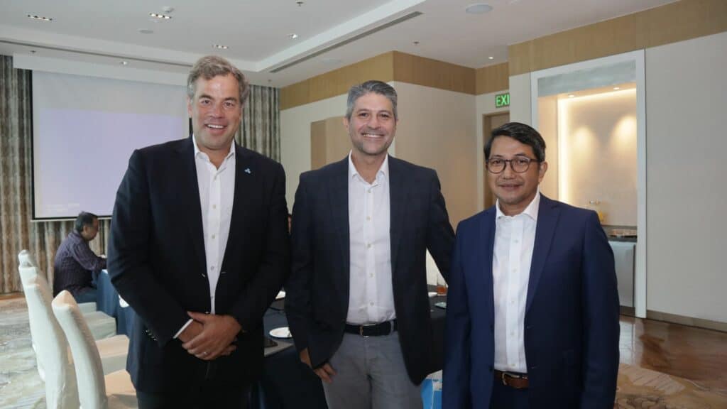 Photo for the Article - As XRP Rallies; Ripple Chief Visits PH to Expand Partnership with I-Remit